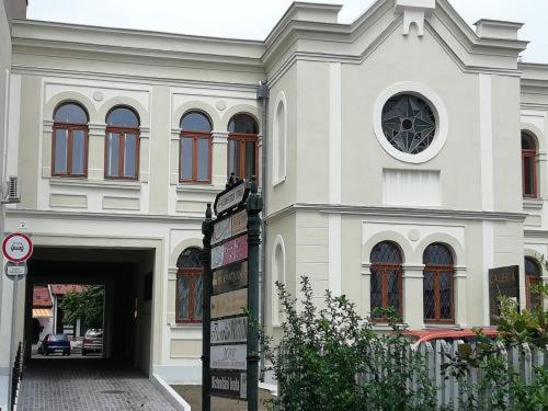 Kincsem Apartman Eger Extérieur photo